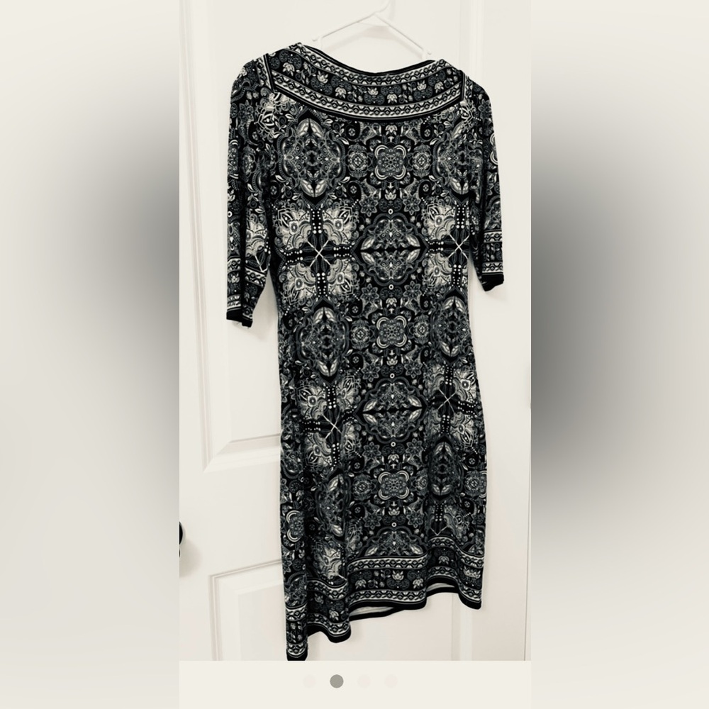 MAX STUDIO Black & Cream 3/4 Sleeve Dress.